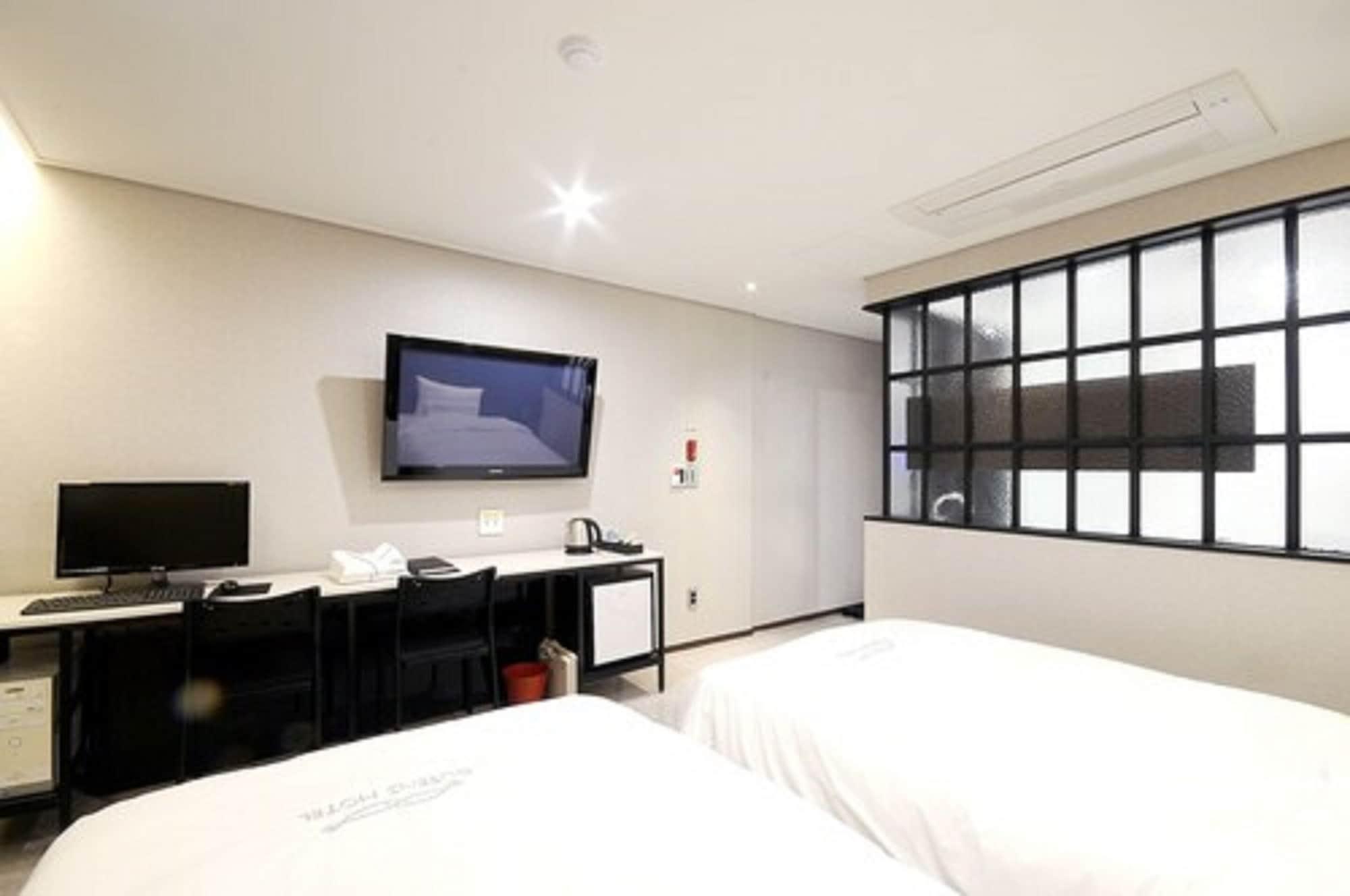 Queens Hotel Seomyeon Пусан Екстериор снимка