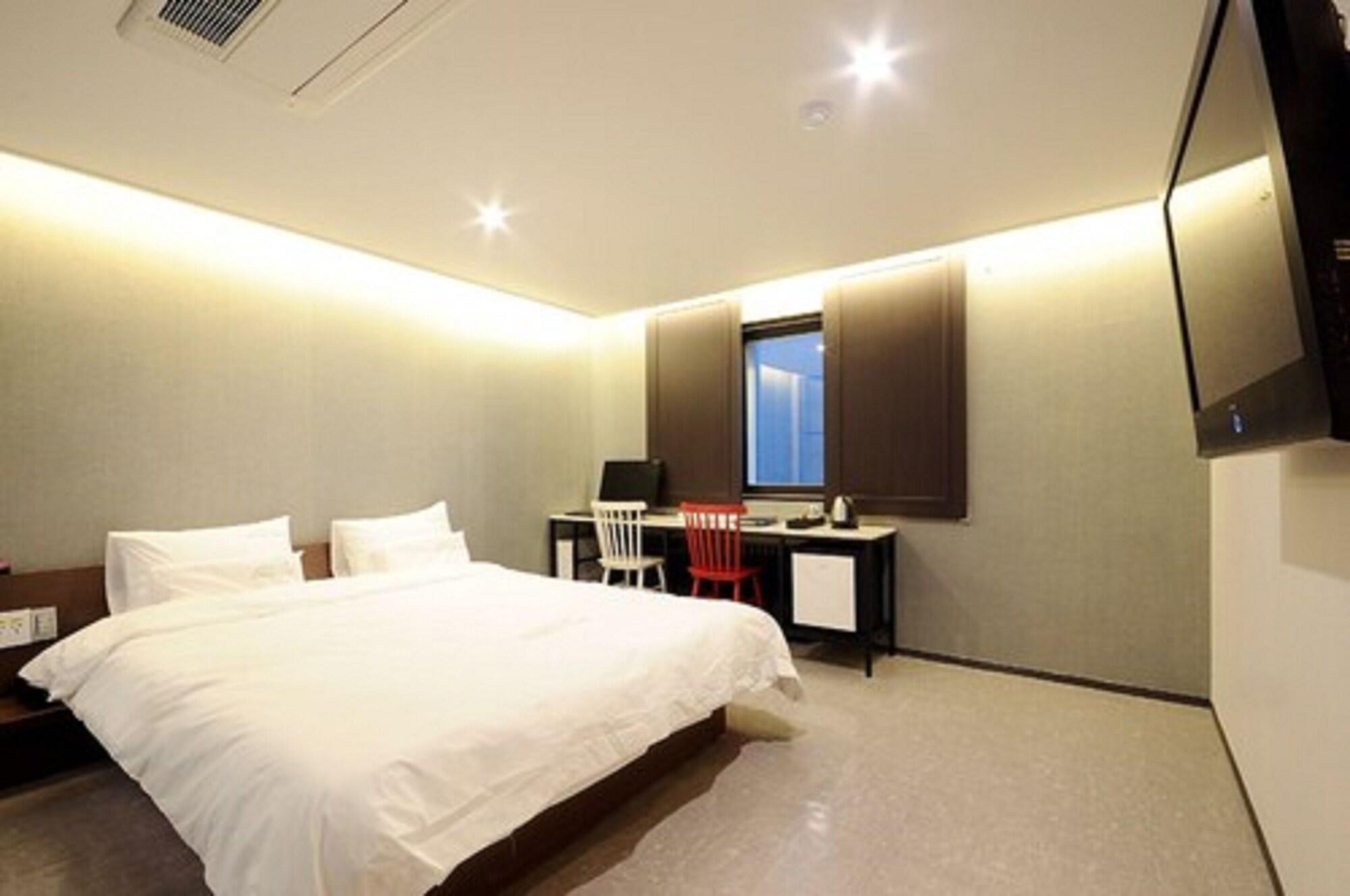 Queens Hotel Seomyeon Пусан Екстериор снимка