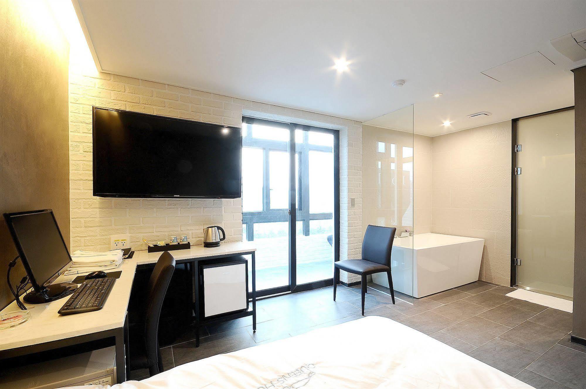 Queens Hotel Seomyeon Пусан Екстериор снимка