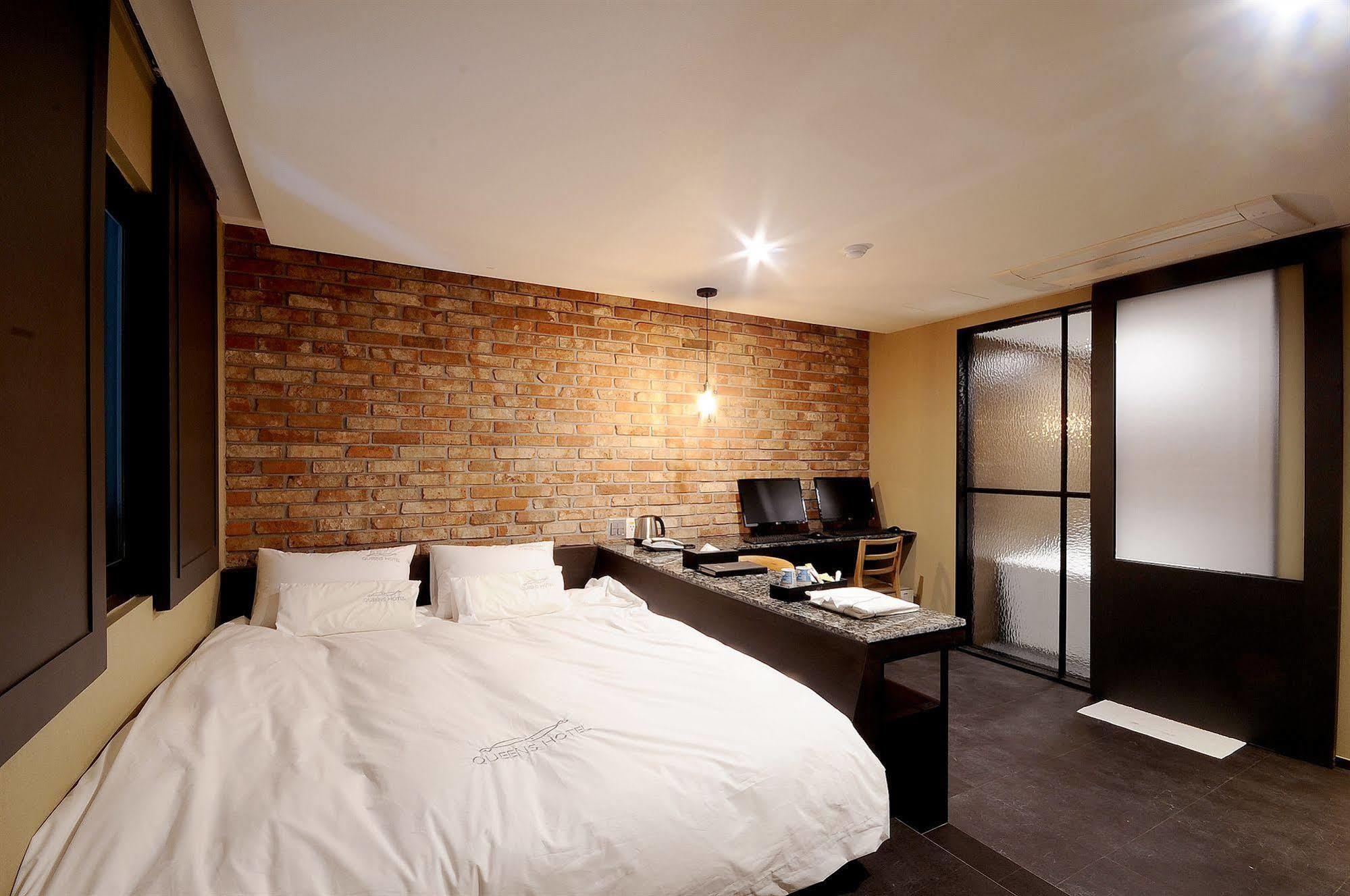 Queens Hotel Seomyeon Пусан Екстериор снимка