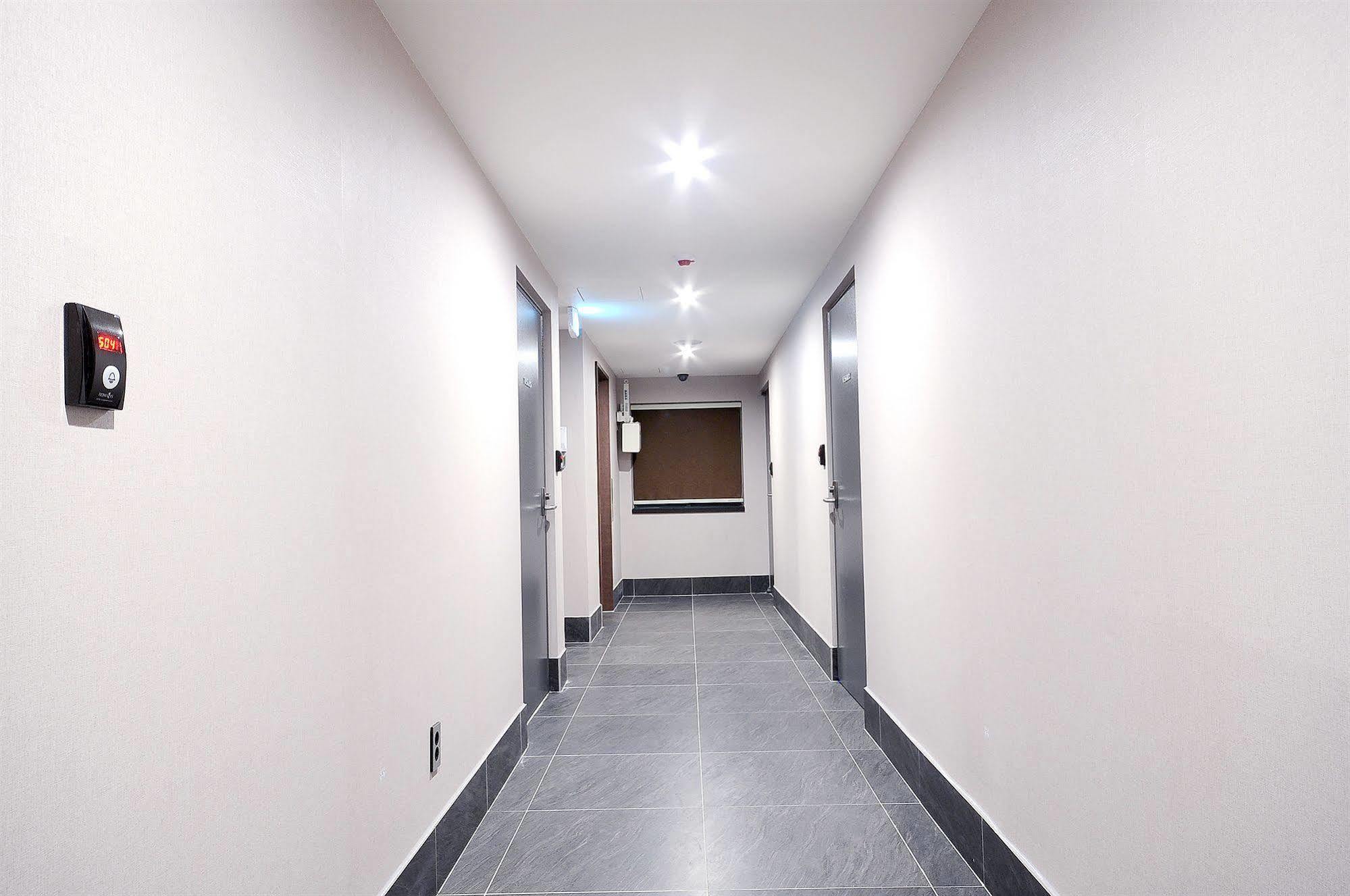 Queens Hotel Seomyeon Пусан Екстериор снимка